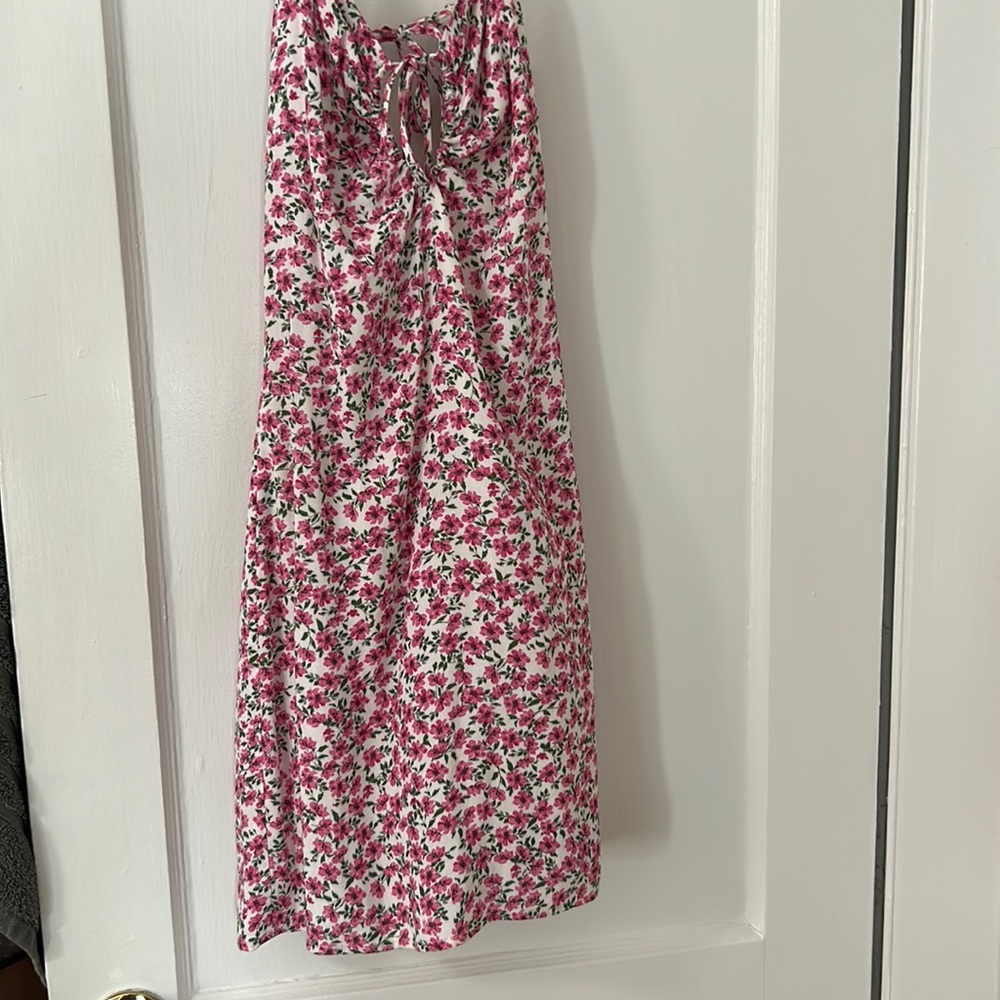 Skylar + madison floral dress with ties. Size small. Worn once.